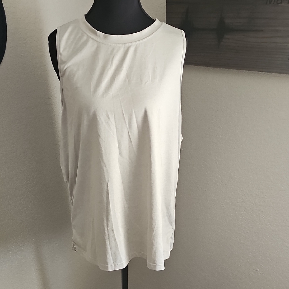Fabletics Light Gray Muscle Tee